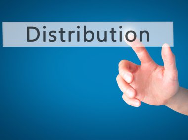 Dağıtım - arka plan bulanık konsantrasyon üzerinde bir düğmeye basarak el