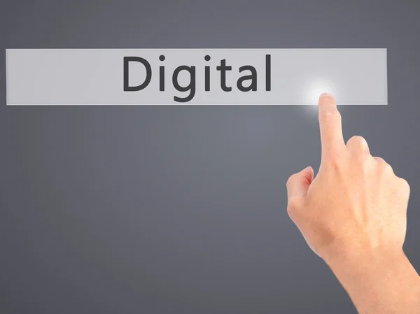 Digital-hand indrukken van een knop op wazig achtergrond concept o — Stockfoto