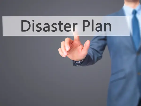 Katastrof Plan - affärsman hand trycka på knapp på pekskärmen — Stockfoto