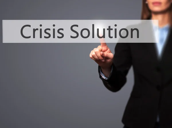 Решение кризиса - успешная бизнесвумен, использующая инновации — стоковое фото