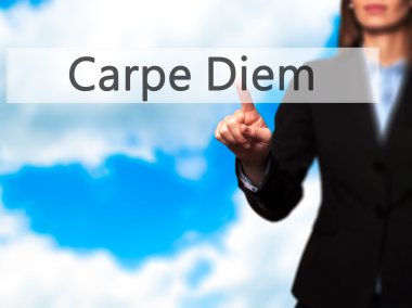 Carpe Diem - dokunmadan veya düğmeye işaret izole el