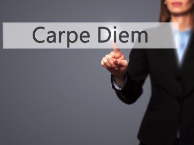 Carpe Diem - dokunmadan veya düğmeye işaret izole el