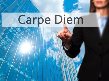 Carpe Diem - dokunmadan veya düğmeye işaret izole el