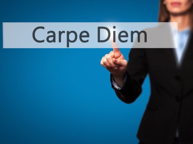 Carpe Diem - dokunmadan veya düğmeye işaret izole el