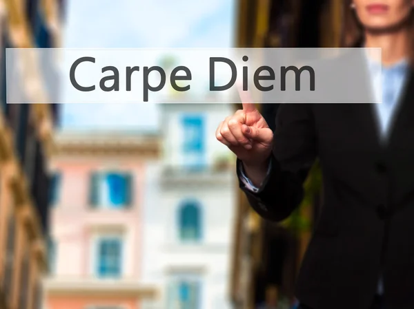 Carpe Diem - dokunmadan veya düğmeye işaret izole el — Stok fotoğraf