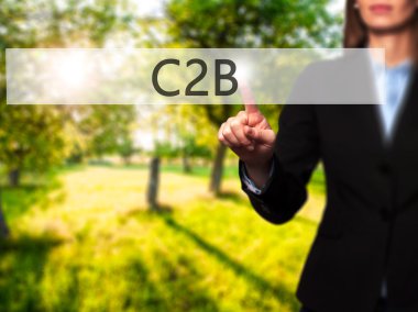 C2b - iş kadını acil bir La yüksek teknoloji modern düğmesini