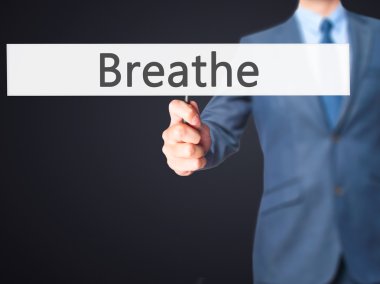 Breathe - İşadamı el tutma işareti