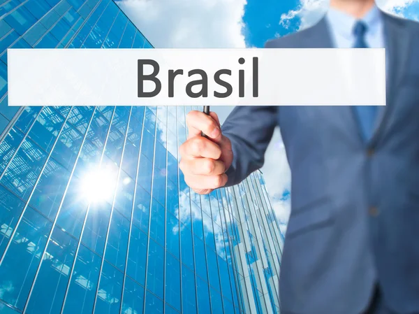 Brasilien - Geschäftsmann hält Schild in der Hand — Stockfoto