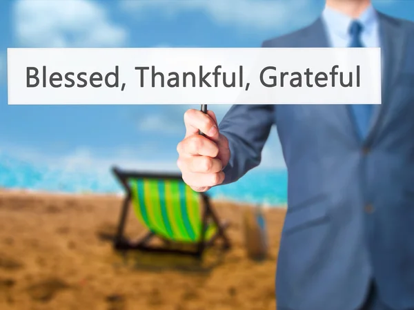 Ευλογημένη ευγνώμονες ευγνώμων - επιχειρηματίας χέρι κρατώντας πινακίδα — Φωτογραφία Αρχείου