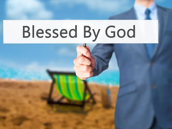 神 - 記号を持っているビジネスマンの手に祝福 — ストック写真