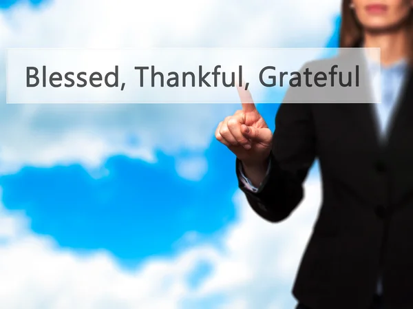 Blessed Thankful Grateful - Молодая девушка работает с виртуальным scr — стоковое фото