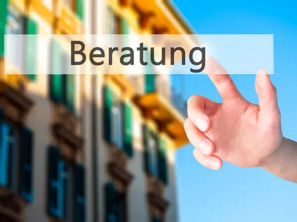 Beratung (Consigli in tedesco) - Premere a mano un pulsante su offuscata — Foto Stock