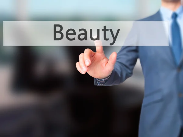美しさ - タッチスクリーン上のビジネスマンの手押しボタン — ストック写真