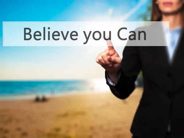 Believe You Can - успішна бізнес-леді, яка використовує інновації — стокове фото