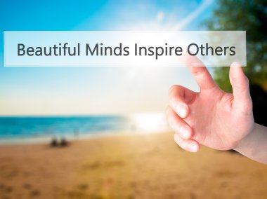 Güzel kafasında diger - blurr üzerinde bir düğmeye basarak el ilham