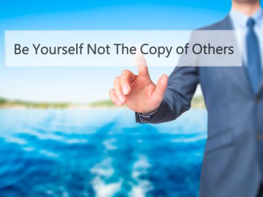 Be Yourself değil diger - işadamı kopyasını el basarak b