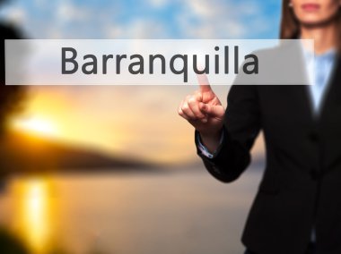 Barranquilla - kadın dokunaklı sanal düğmesi.