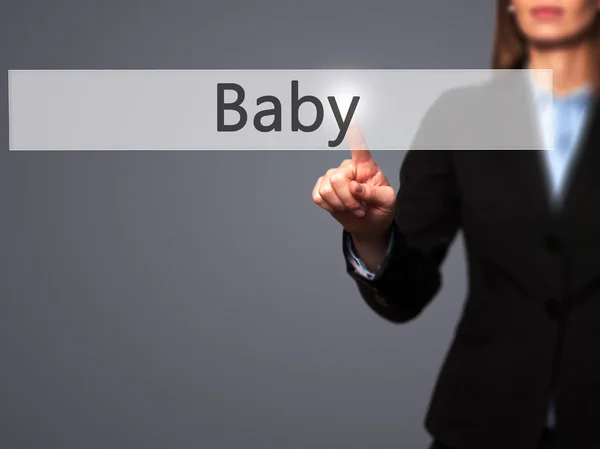 Baby - Ділова жінка натискає кнопку на сенсорному екрані — стокове фото