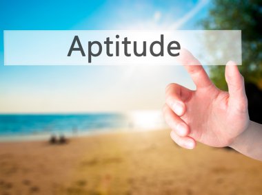 Yetenek - arka plan bulanık kavramı üzerinde bir düğmeye basarak el 