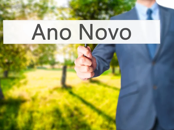 Ano novo (Neujahr) - Geschäftsmann zeigt Zeichen — Stockfoto