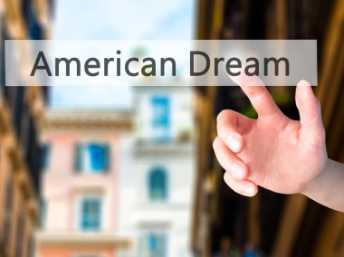 Amerikan rüyası - arka plan bulanık co üzerinde bir düğmeye basarak el