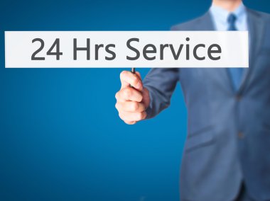 24 Saat Servisi - İş adamı işareti gösteriyor