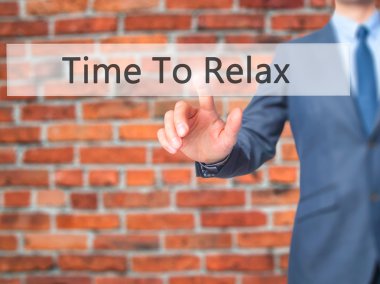 Time To Relax - İşadamı el dokunmatik ekranda düğmeye basma
