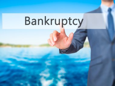 İflas - işadamı basın dijital ekranda.