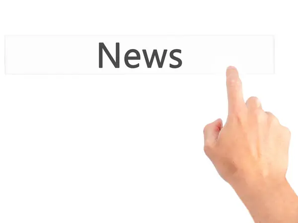Nieuws - Hand indrukken van een knop op de onscherpe achtergrond concept op v — Stockfoto