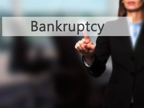 Bankrott - isolierte weibliche Hand, die Knopf berührt oder zeigt — Stockfoto