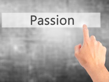 Tutku - El bulanık arka plan kavramı o bir düğmeye basarak