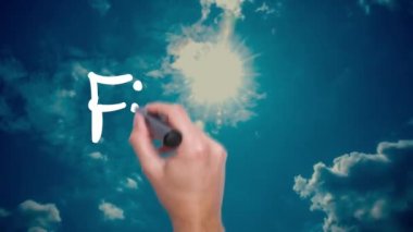 Finans - Man El gökyüzü zaman atlamalı marker ile yazma. İş, yaşam konsepti. Büyük hayaller, umutlar ve özlemler.