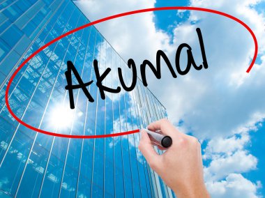 Adam el Hostel siyah kalemi ile görsel ekranda yazma.