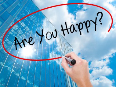 Adam el Hostel siyah kalemi ile görsel ekranda yazma.