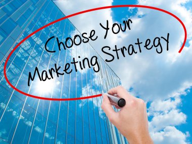 Adam el seçin Your pazarlama stratejisi ile siyah marke yazma