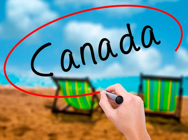 Man Hand escrevendo Canadá com marcador preto na tela visual — Fotografia de Stock