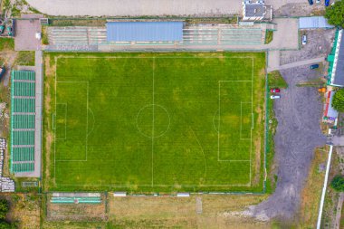 Avrupa 'daki boş futbol sahasının havadan görünüşü