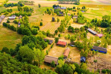 Maurzyce ahşap mimari miras parkı, açık hava müzesindeki antika bina. Lowicz, Polonya