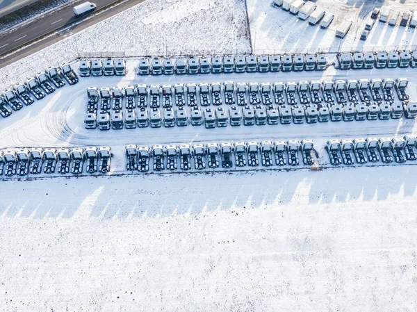 Luftaufnahme Der Neuen Lkw Parkplätze Zum Verkauf Lagerplatzreihe Händler Inventar — Stockfoto