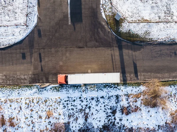 Aerial Follow Shot White Semi Truck Cargo Trailer Attached Moving — Zdjęcie stockowe