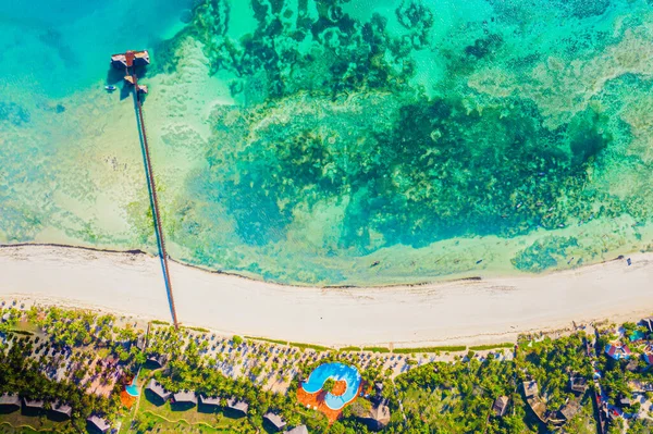 Вид Воздуха Мальдивский Остров Роскошные Водные Виллы Деревянный Пирс Небо — стоковое фото