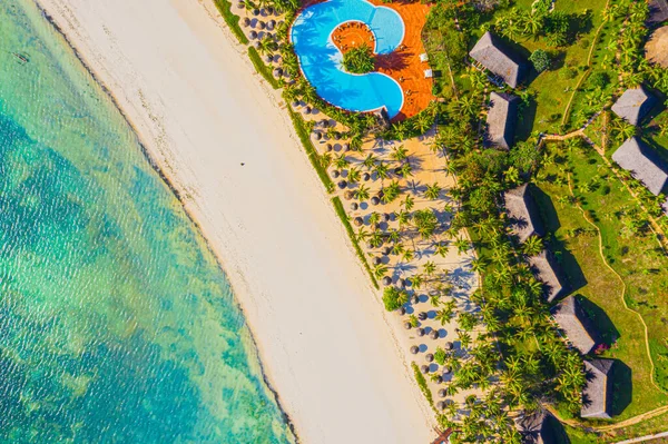 Vista Aérea Palmeras Playa Arena Del Océano Índico Día Soleado — Foto de Stock