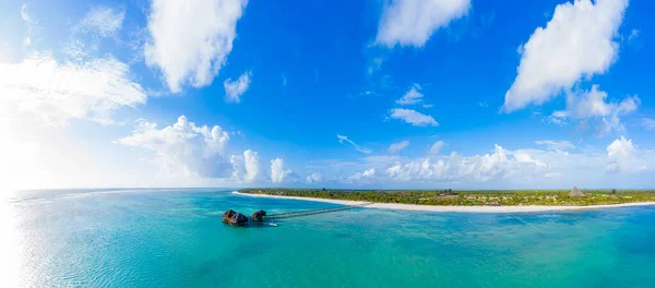 Vista Aérea Ilha Das Maldivas Luxuoso Resort Moradias Aquáticas Cais — Fotografia de Stock