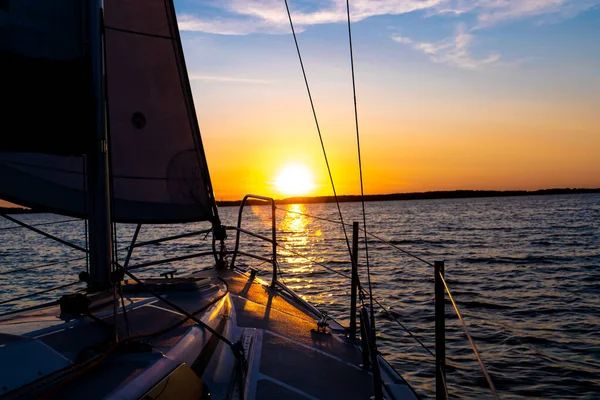 Yate Vela Contra Atardecer Velero Yates Navegación — Foto de Stock