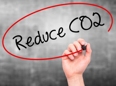 Adam el azaltmak Co2 ile siyah kalemi görsel ekranda yazma..