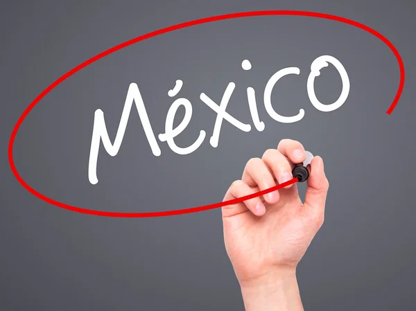 男人手在视觉上用黑色记号笔写墨西哥 （西班牙语） — 图库照片