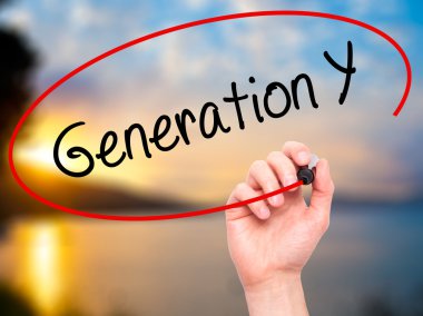 Adam el Generation Y ile siyah kalemi görsel ekranda yazma.