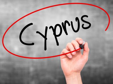 Adam el Kıbrıs ile siyah kalemi görsel ekranda yazma.