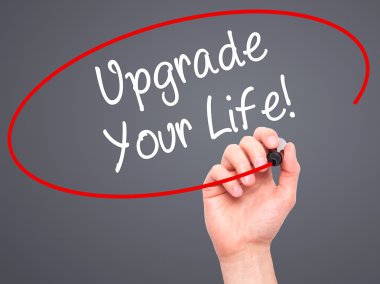 Adam el Upgrade Your Life yazma! siyah kalemi ile görsel olarak