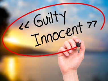 Adam el suçlu - masum görsel s üzerinde siyah kalemi ile yazma